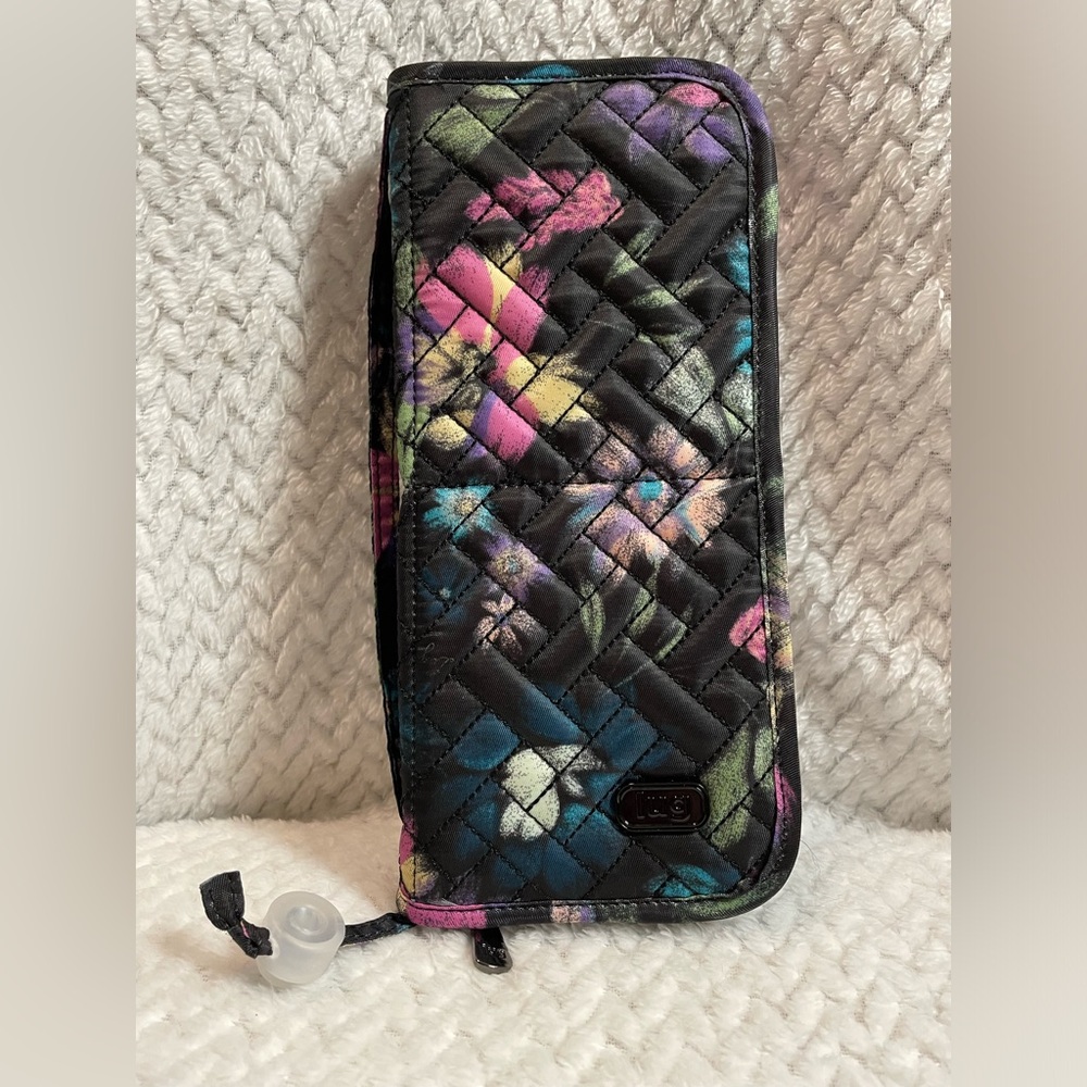 Lug Sleeper Black/Floral Travel Organizer Zippered Makeup Brush Holder Quilted